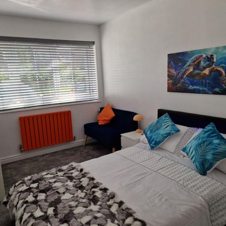 1 bedroom in a house share to rent - Photo 4