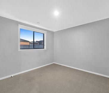 Luxury Living, Prime Location & Ultimate Convenience in Emerald Par... - Photo 6