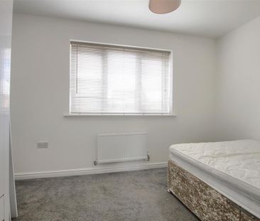 3 bedroom semi-detached house to rent - Photo 6
