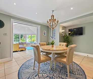 4 bedroom detached house to rent - Photo 4