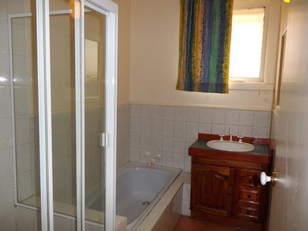28 Glencara Street, Avondale Heights VIC 3034 - Photo 4