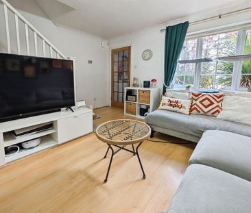 Chelveston Crescent, SO16 - Photo 2