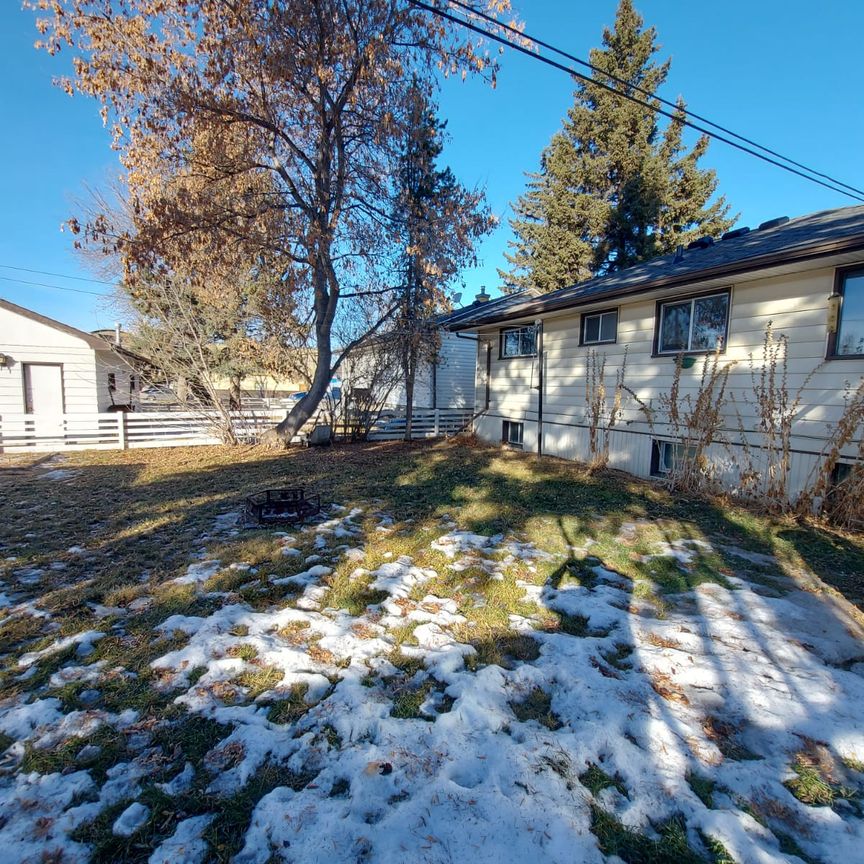 2 Bedroom Unit in West Park! - Photo 1