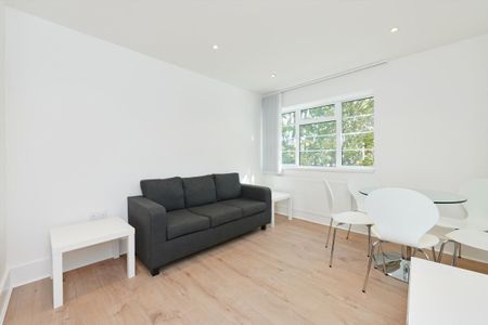 Two bedroom apartment to let on Upper Street, N1 - Photo 3
