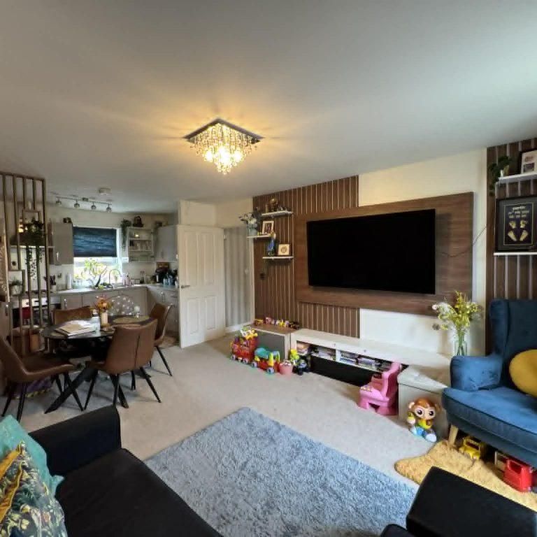 2 bedroom flat to rent - Photo 1