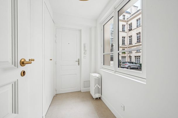 Location Appartement Paris 7 2 Pièces 80 m² - Photo 1