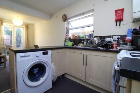 Milton Road, The Polygon, Southampton, SO15 - Photo 3