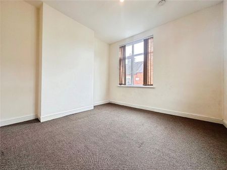 3 bedroom end of terrace house to rent - Photo 2