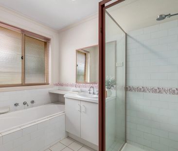 Modern Family Abode in popular Leopold - Photo 2