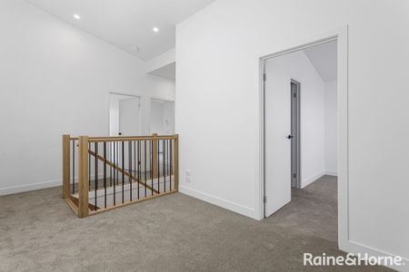Sleek and Close to the Beach - Photo 2