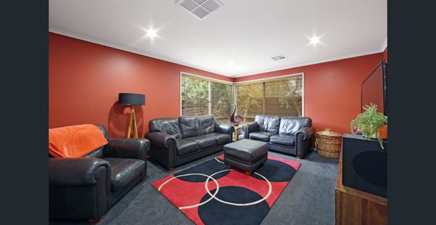 Spacious 5-Bedroom Family Home with Exceptional Features! - Photo 1