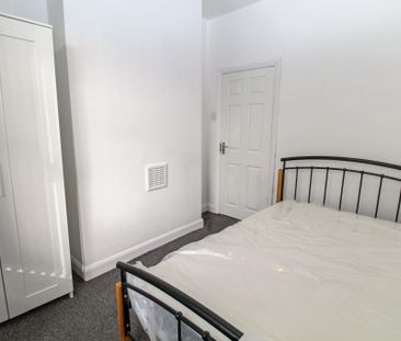 Wetherby Grove, Burley, Leeds - Photo 6