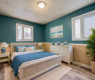 3 Bed Minchau Home With Large Backyard & Double Garage - Photo 6