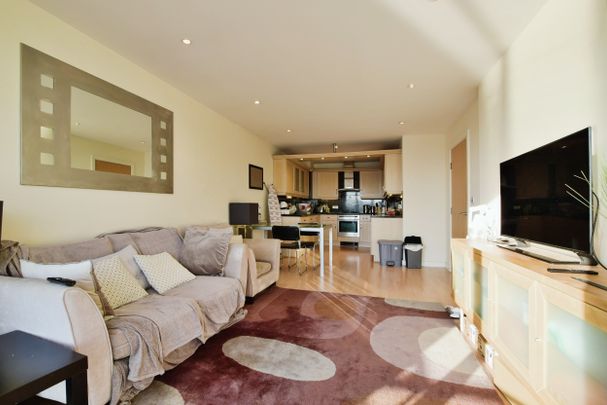 2 bedroom apartment to rent The Quays, Salford, Greater Manchester, M50 - Photo 1