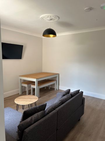 5 Bed Semi-Detached House, Lawn Road, BS16 - Photo 4