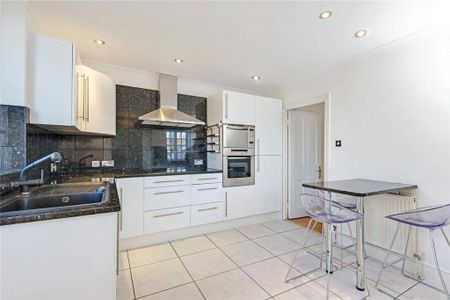 3 bedroom flat to rent - Photo 5