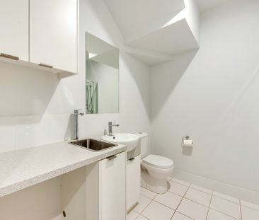 Townhouse Living in Convenient Location - Photo 4