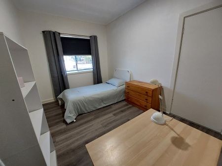 3-bedroom shared house / townhouse, Barons Street - Photo 3