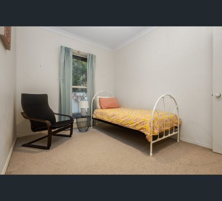 17 Rodney St, Quarry Hill, Vic 3550 - Photo 2
