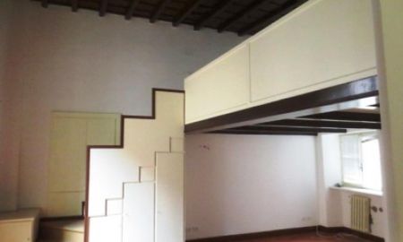 Office-Piazza Navona: Historic Building. Entrance, three rooms, including loft area, kitchen, bath, elevator, silent, sunny, doorman. Ref 262 - Photo 5