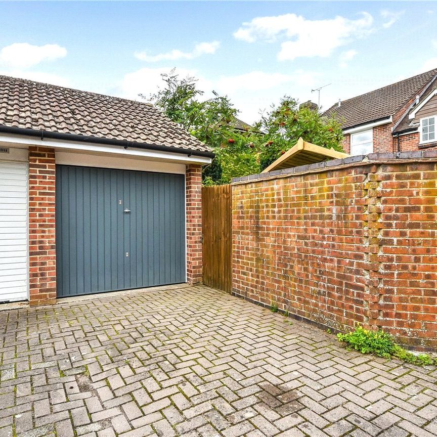 Grenehurst Way, Petersfield, Hampshire, GU31 - Photo 1