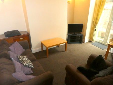 4 bedroom terraced house to rent - Photo 2