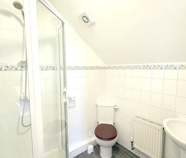 1 bedroom in a house share to rent - Photo 5