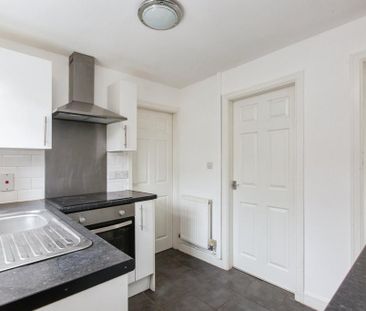 3 bedroom end of terrace house to rent - Photo 6