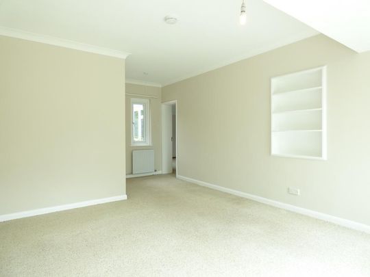 4 bedroom detached bungalow to rent - Photo 1