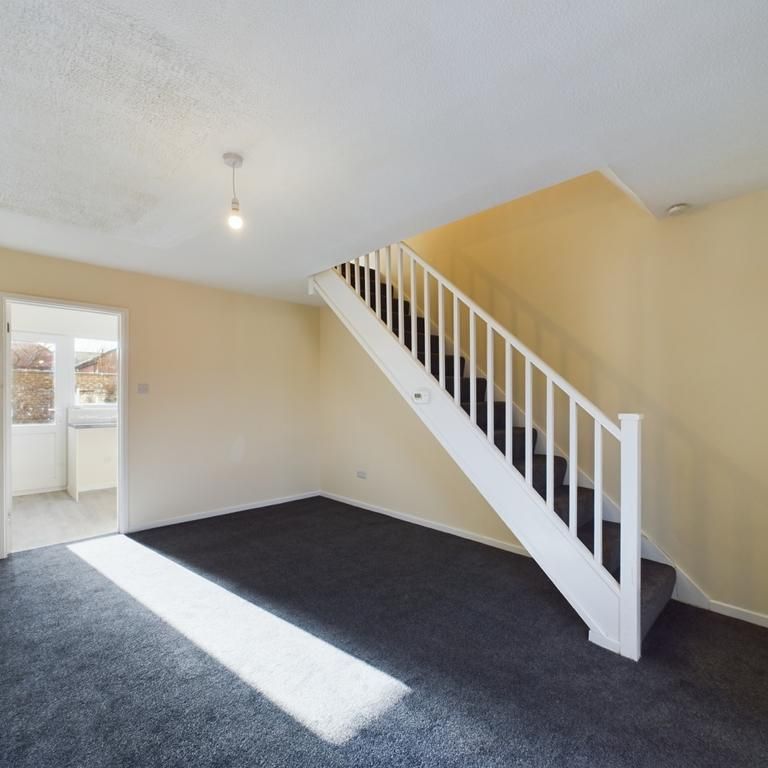 2 bedroom semi-detached house to rent - Photo 1