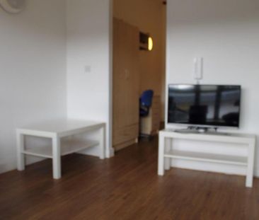 Studio to rent - Photo 6
