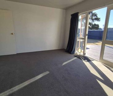 Spacious 3-Bedroom Family Home - Photo 3