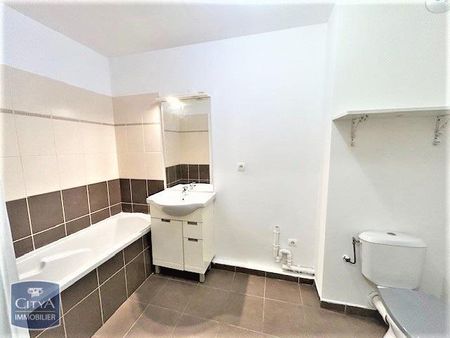 Location Appartement 3 pièces 54m² LA SEYNE SUR MER 83500 - Photo 2