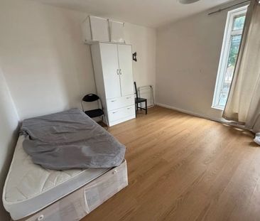 Studio Flat, Elgin Road, CR0 - Photo 2