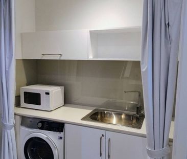 Fully furnished SHARE HOUSE with all bills included! One bedroom av... - Photo 3