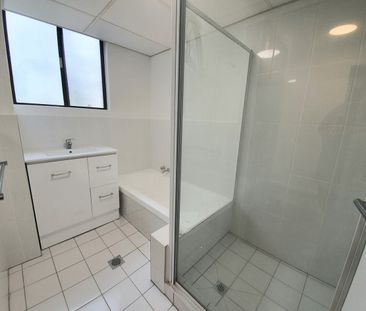 MODERN 2 BEDROOM UNIT - WALK TO BEACH!! - Photo 6
