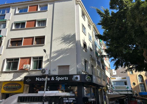 Encantador Piso Reformado en La Carihuela en urbanización con Piscina y Tenis en primera l – tor507ts1