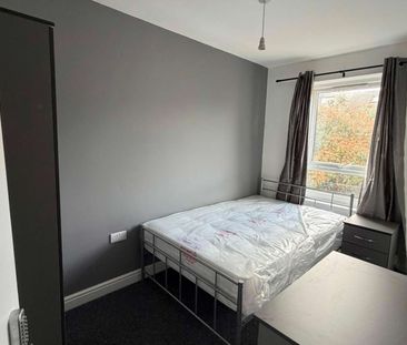 NEWLY REFURBISHED EN-SUITE ROOMS Room 3 - Photo 3