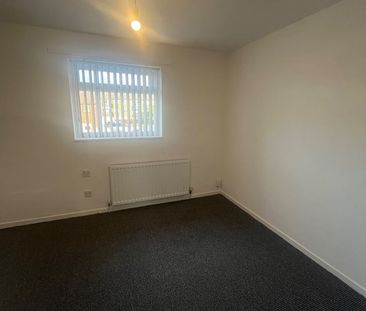 2 Bed Terraced House, Ronan Close, L20 - Photo 2