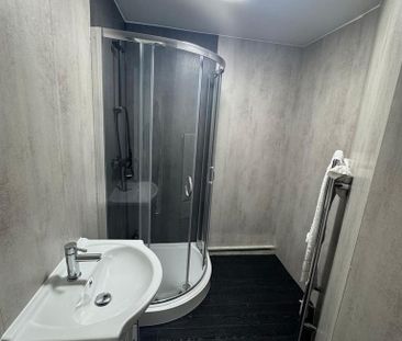 8 bedroom terraced house to rent - Photo 4