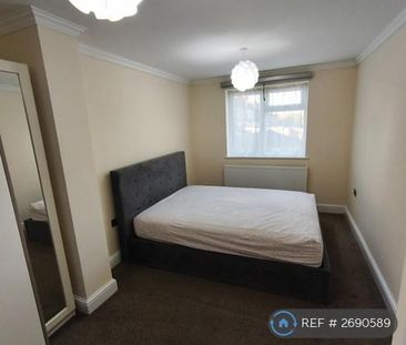 2 bedroom maisonette to rent - Photo 3