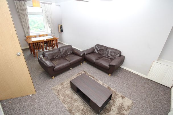 House - Terraced For Rent Cliff Terrace, Pontypridd - Photo 1