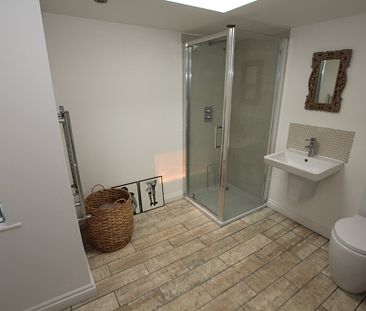 3 Bedroom , Chester - Photo 3