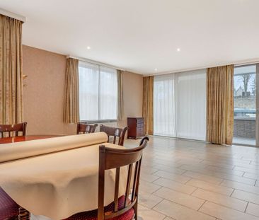 Appartement te huur in Ieper voor € 925 met 2 slaapkamers - Photo 2