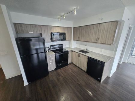 For Lease - 30 Meadowglen Place Unit# 612, Toronto, Ontario - Photo 3