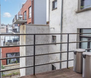 Lichtrijk en modern appartement met terras op het Eilandje - Photo 1