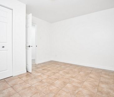3 bedroom, 1 bath - Photo 2