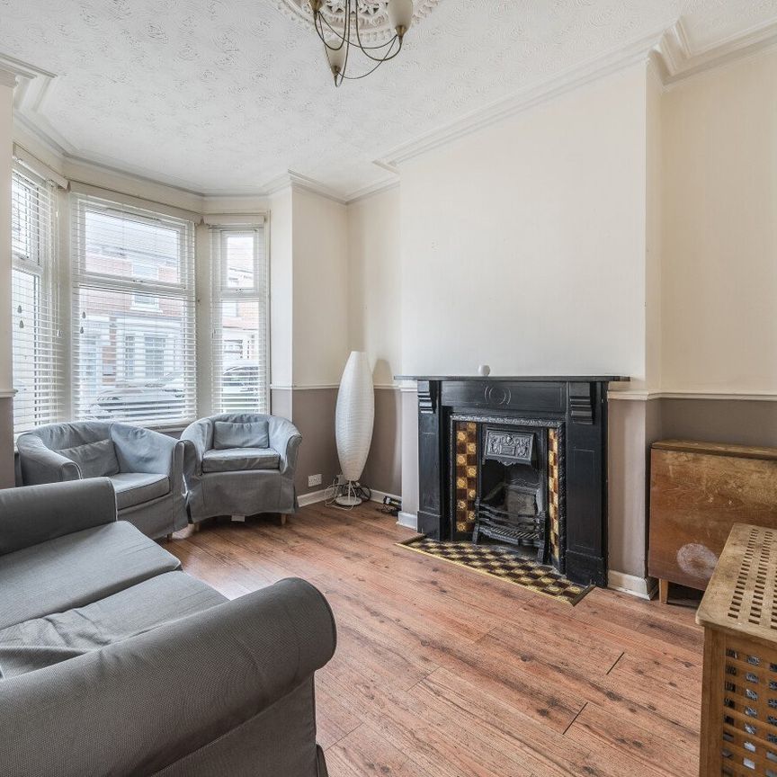 3 bedroom terraced house to rent - Photo 1