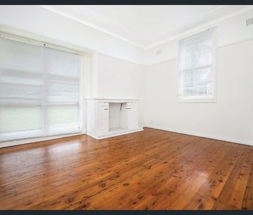 2-Bedroom Home with Spacious Backyard - Photo 6