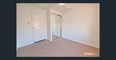 Quiet 2 Bedroom Townhouse - Photo 5